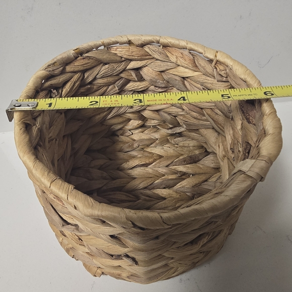 Rustic Handwoven Basket - Picture 4 of 5